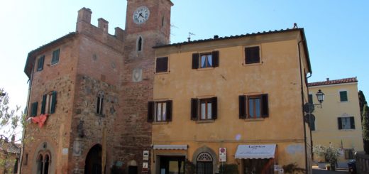 Lajatico castello e torre dell'orologio